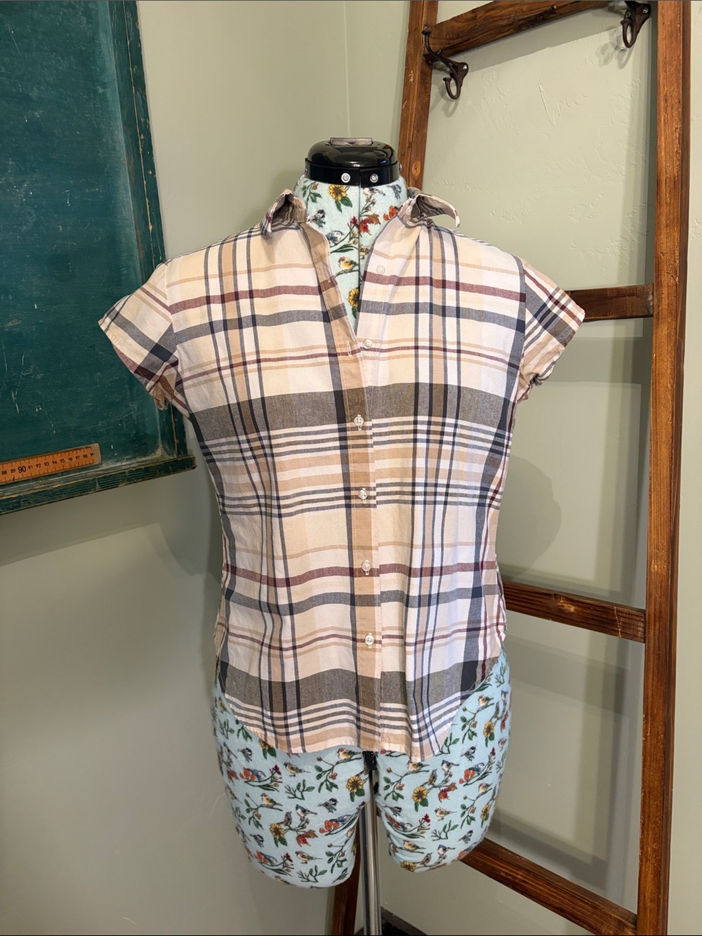 Rockies Beige and Brown Plaid Short-Sleeve Button-Down Shirt